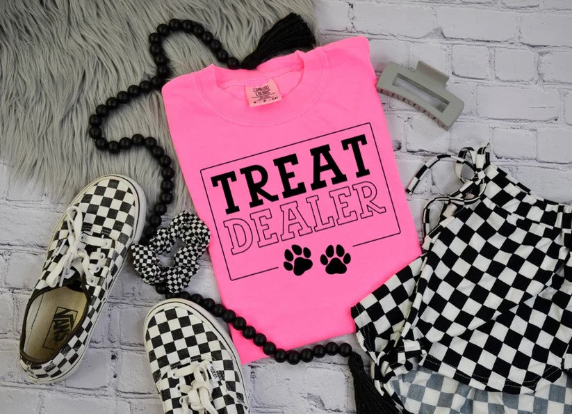 πΎ Treat Dealer Tee β For the Pawsitively Best Pet Parent!