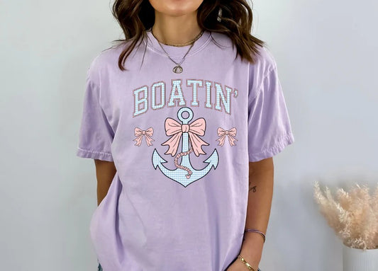 🚤 Boatin’ Tee – Life’s Better on the Water!