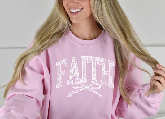 🙏 Faith Tee with White Lace Print – A Beautiful Reminder of Grace