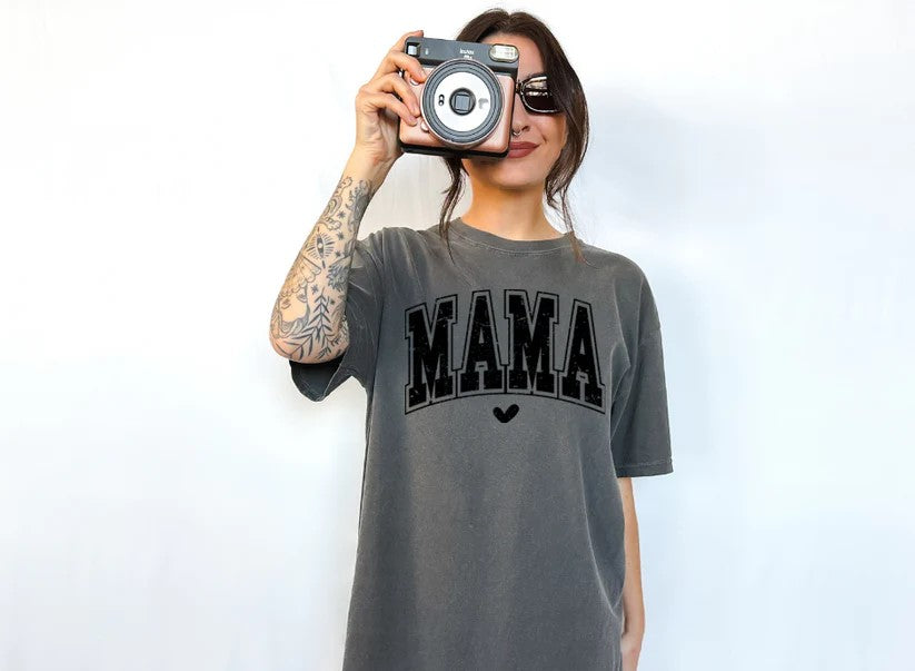 💖 Mama Tee with Heart – Simple, Sweet, and Full of Love!