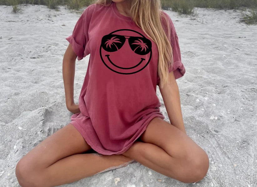 🌴 Smiley Face with Palm Tree Sunglasses Tee – Chill Vibes Only! 😎