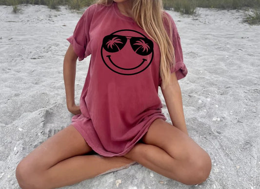 🌴 Smiley Face with Palm Tree Sunglasses Tee – Chill Vibes Only! 😎